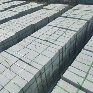 泰安 芝麻白1.8公分火烧300*600地铺，清仓大甩卖