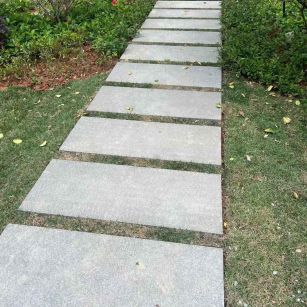 泰安 芝麻黑小区踏步、汀步石铺装效果