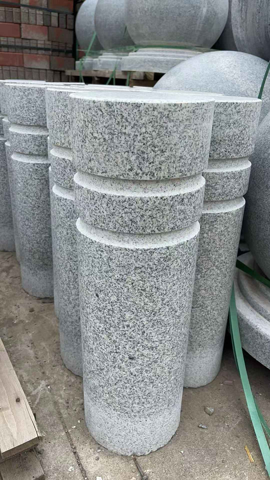 泰安 芝麻白花岗岩挡车柱、隔离柱多少钱