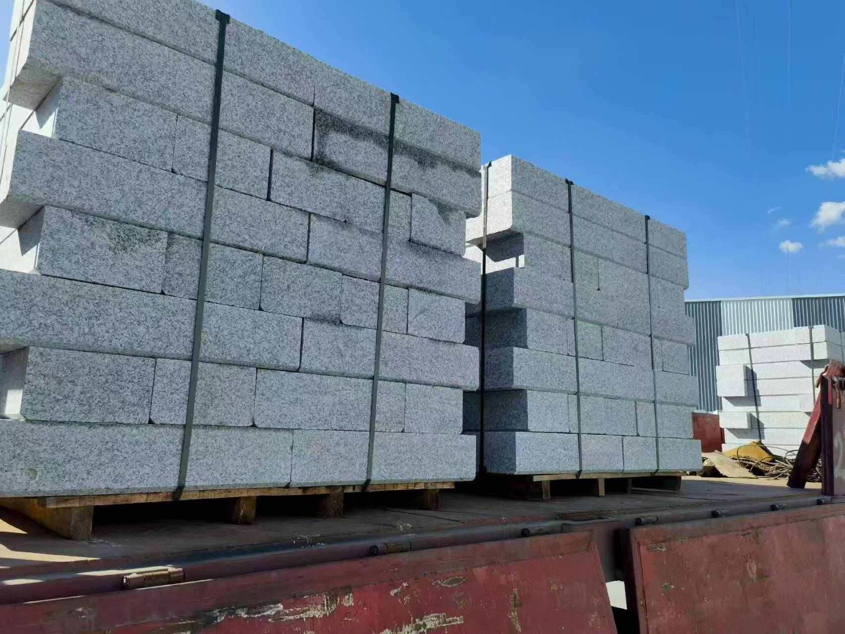 泰安 路沿石装车出货