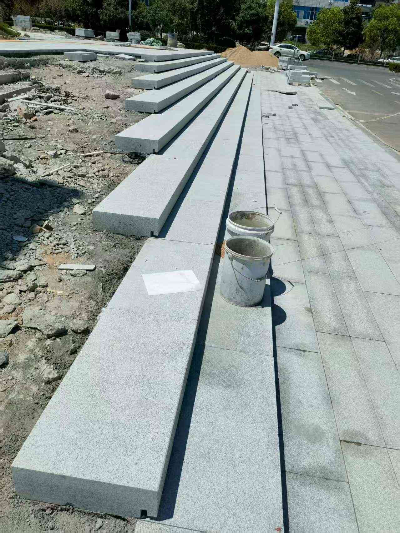 泰安 芝麻白整石台阶，施工现场