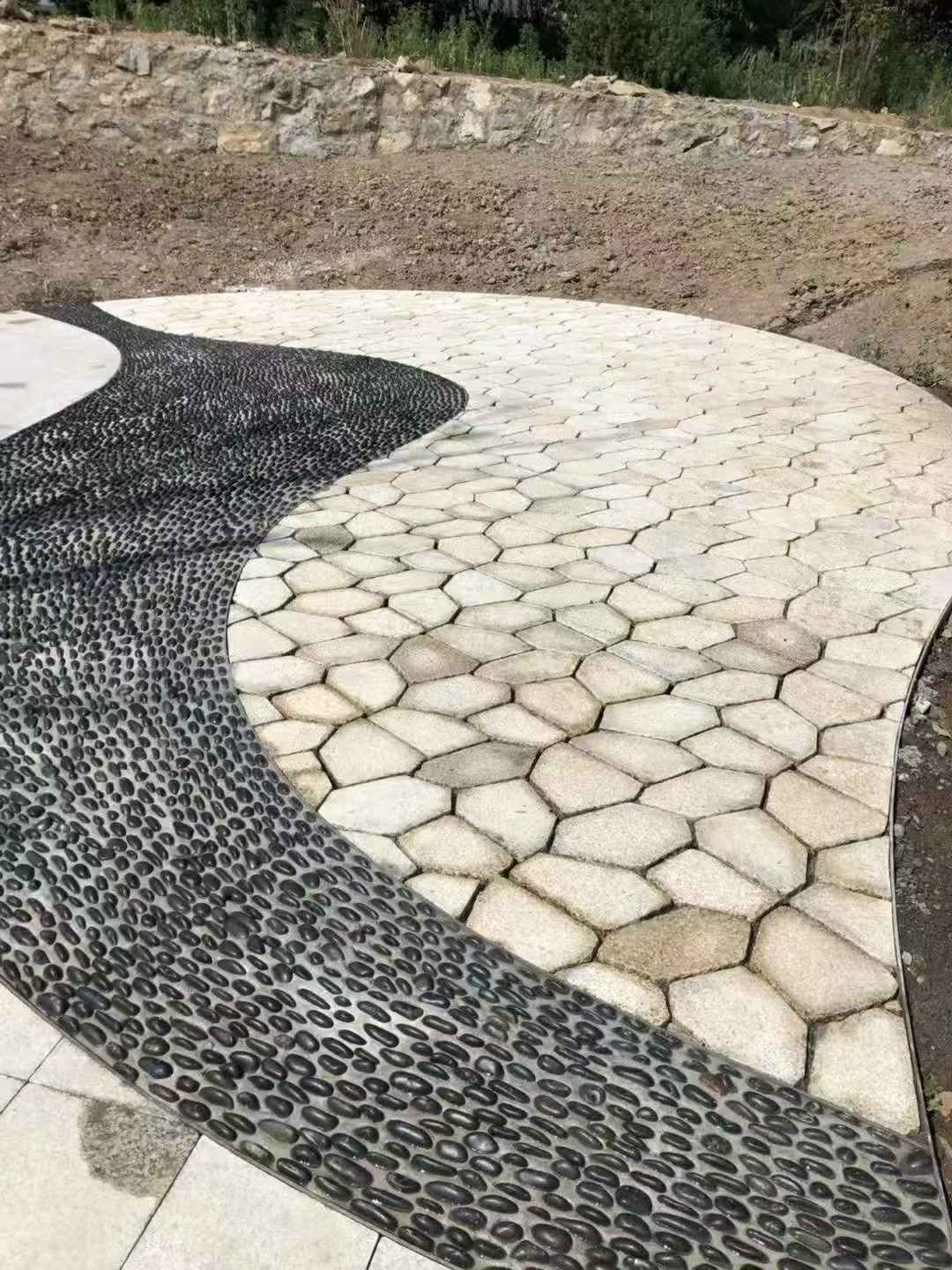 泰安 黄金麻冰裂缝室外铺装效果完美展示