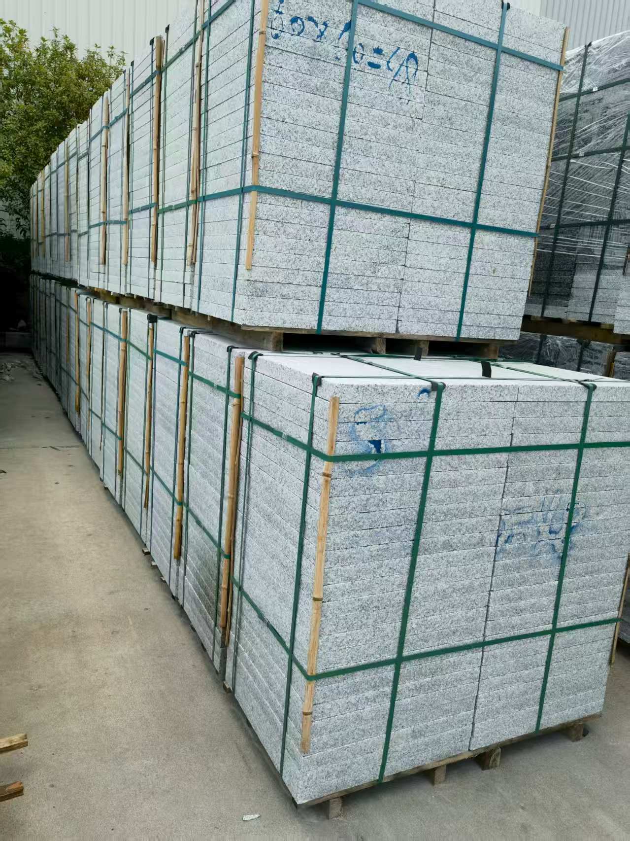 泰安 大花芙蓉白火烧成品，市政园林广场地铺石