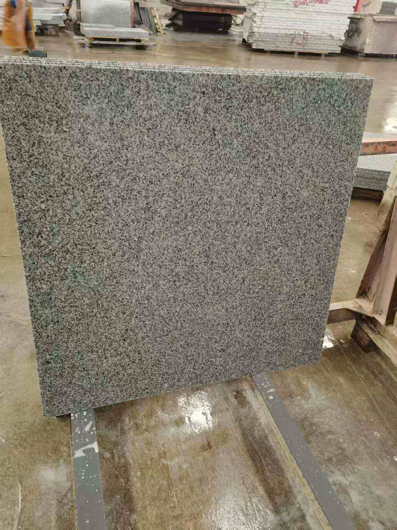 泰安 芝麻白光面900*900，高地铁标准